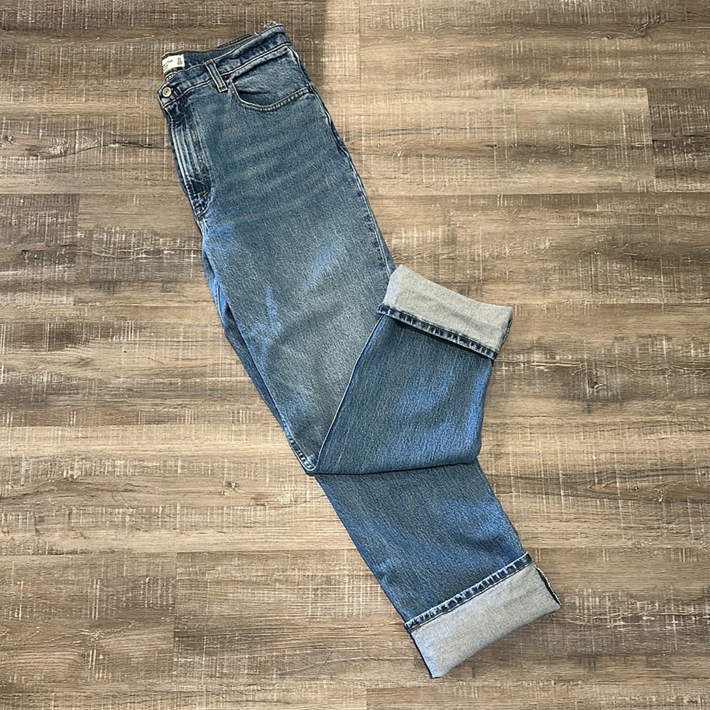 Abercrombie 90s Straight Ultra High Rise Jeans
